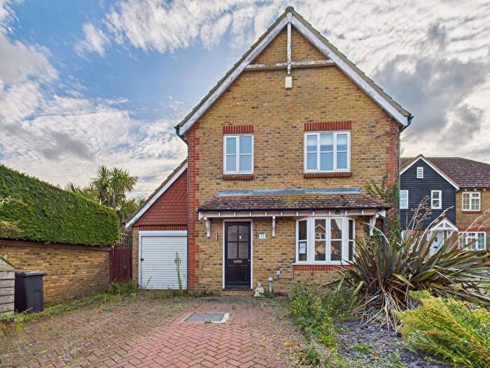 4 Bedroom Detached House For Sale In Grandsire Gardens, Rochester, ME3