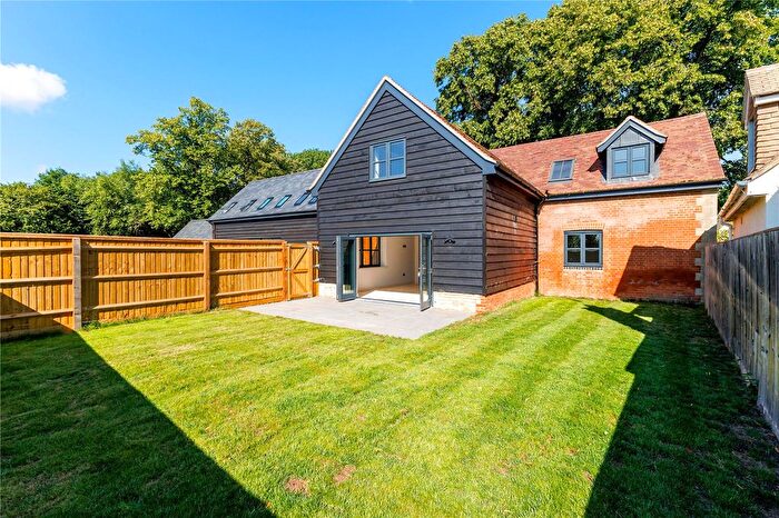 4 Bedroom Semi-detached House For Sale In Abingdon Road, Standlake, Witney, Oxfordshire, OX29