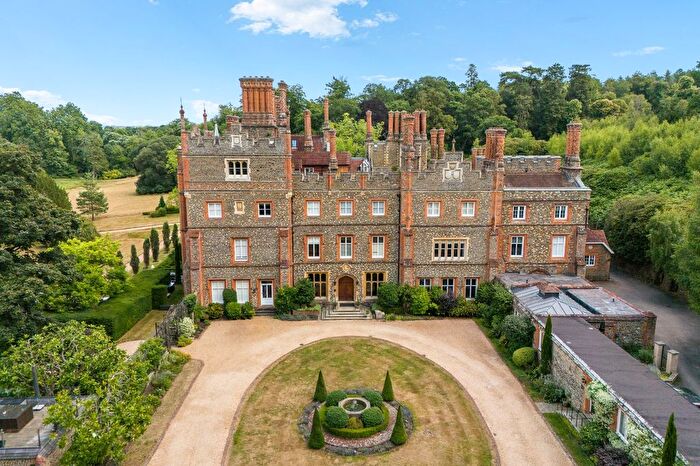 3 Bedroom Flat For Sale In Albury Park Mansion, Albury, Guildford, Surrey, GU5