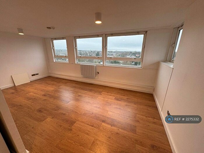 Studio To Rent In Grange Vale, Sutton, SM2