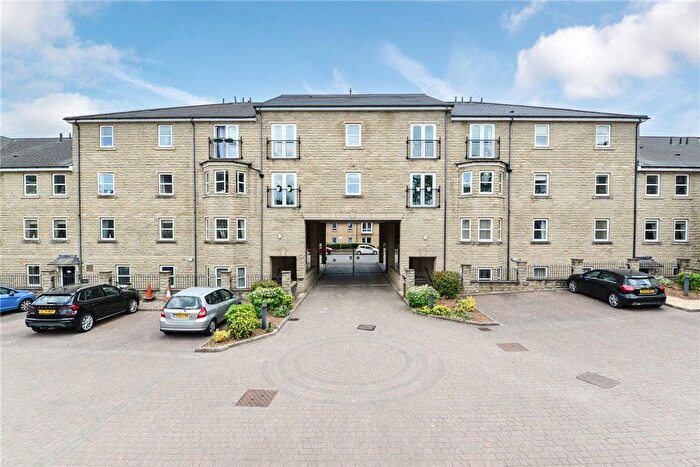 2 Bedroom Flat For Sale In Sycamore Avenue, Bingley, West Yorkshire, BD16
