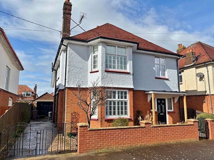 4 Bedroom Detached House For Sale In Tomline Road, Felixstowe, IP11