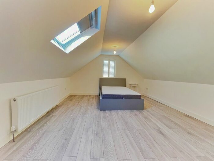 2 Bedroom Flat To Rent In Tall Trees Pollards Hill, Norbury SW16