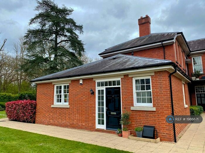 1 Bedroom Flat To Rent In Sherwood Way, Epsom, KT19