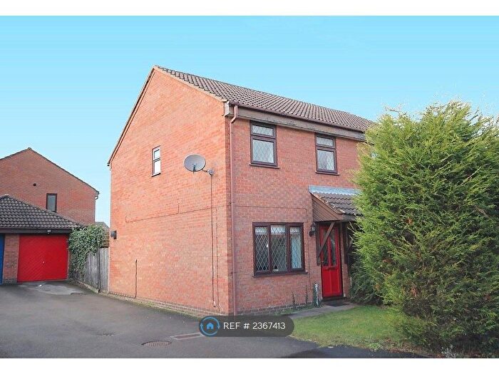 3 Bedroom Semi-Detached House To Rent In Haymoor, Lichfield, WS14
