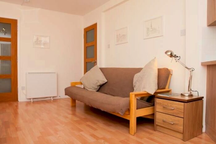 1 Bedroom Flat To Rent In St. Bernards Row, Edinburgh, EH4