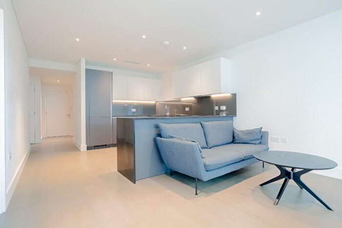 2 Bedroom Apartment To Rent In Gartons Way, London, SW11