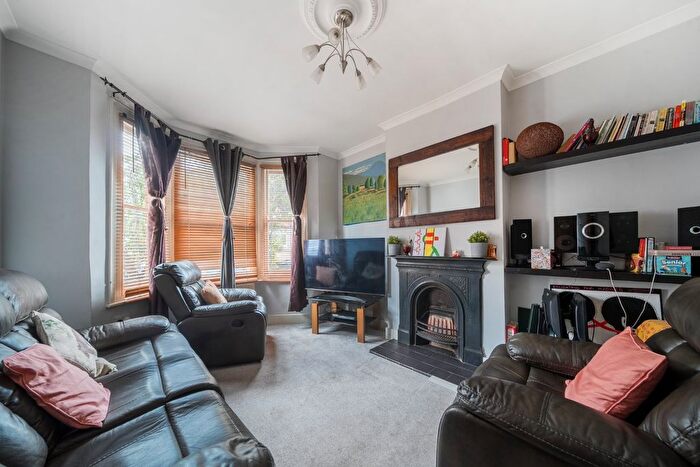 3 Bedroom Detached House For Sale In Leonard Road, Streatham, London, SW16