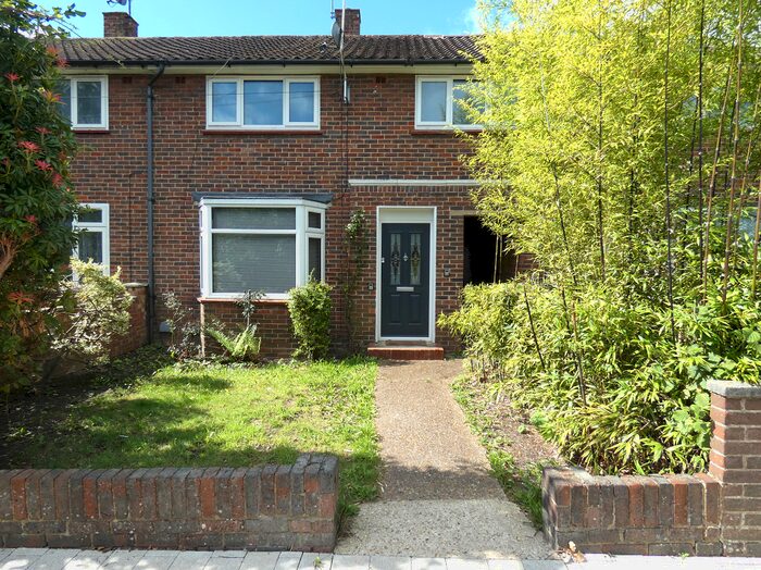 2 Bedroom Property To Rent In Murray Green, Sheerwater, GU21
