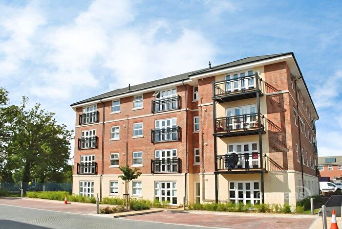 2 Bedroom Flat To Rent In Honington Mews, Farnborough, Hampshire, GU14