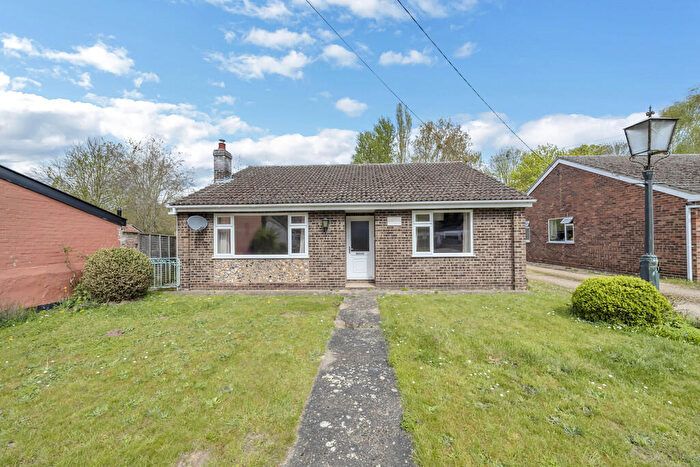 3 Bedroom Detached Bungalow For Sale In The Street, Pakenham, IP31