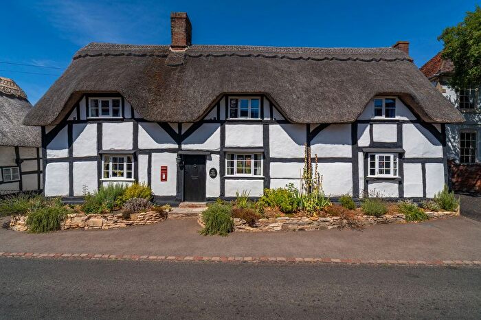 3 Bedroom Property For Sale In Main Street, Cropthorne, WR10