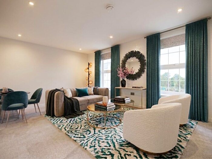 1 Bedroom Apartment For Sale In Canon Woods Close, DT9