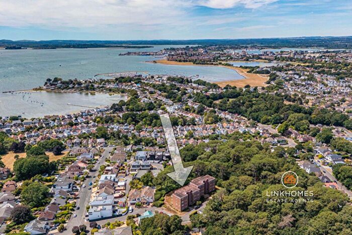 2 Bedroom Apartment For Sale In Brownsea View Avenue, Poole, BH14