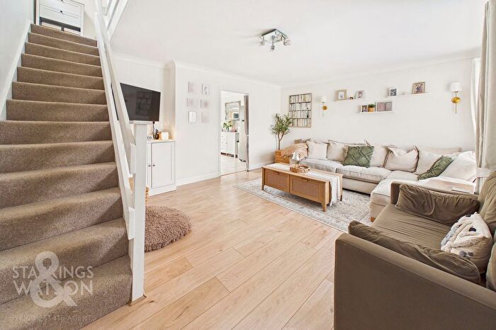 3 Bedroom Detached House For Sale In Bluebell Road, Mulbarton, Norwich, NR14