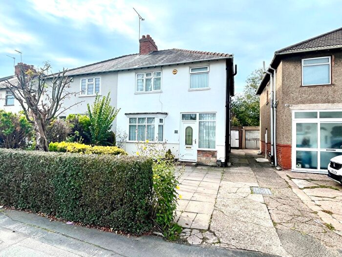 3 Bedroom Semi-Detached House For Sale In Old Fallings Lane, Fallings Park, Wolverhampton, WV10