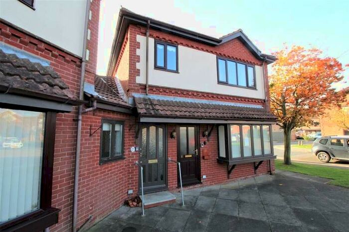 2 Bedroom Flat To Rent In Lilac Court, Grimsby, DN33