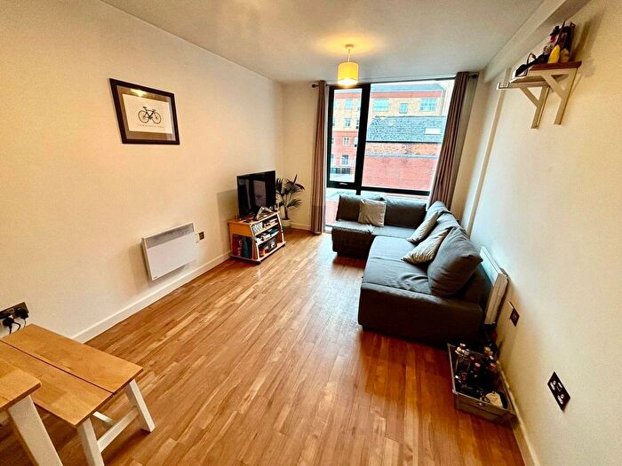1 Bedroom Flat For Sale In George Street, Birmingham, B3