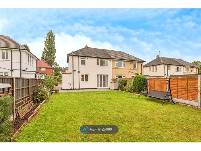 3 Bedroom Semi-Detached House To Rent In Lingfield View, Leeds, LS17