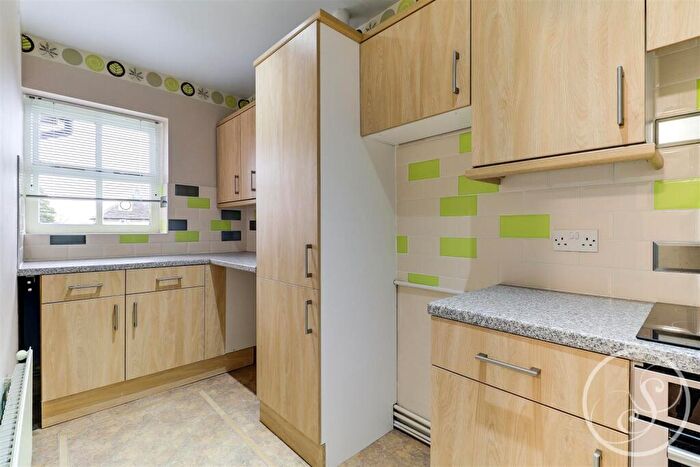 2 Bedroom Apartment To Rent In Wentworth Court, Nursery Lane, Leeds, LS17