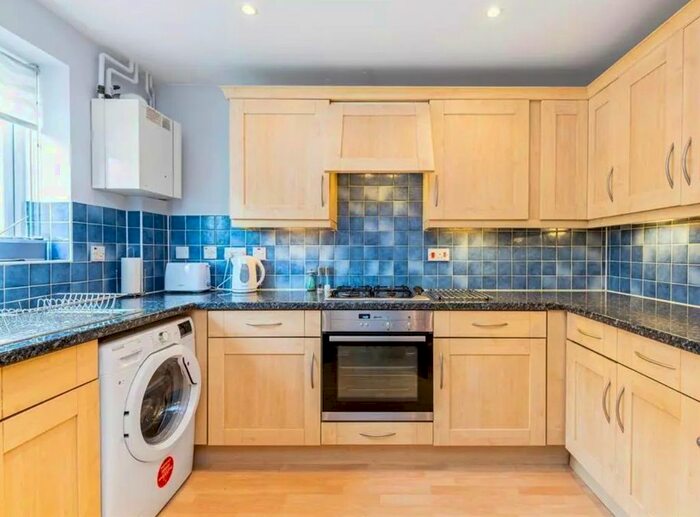 2 Bedroom Terraced House To Rent In Jamaica Street, Stepney, London, E1