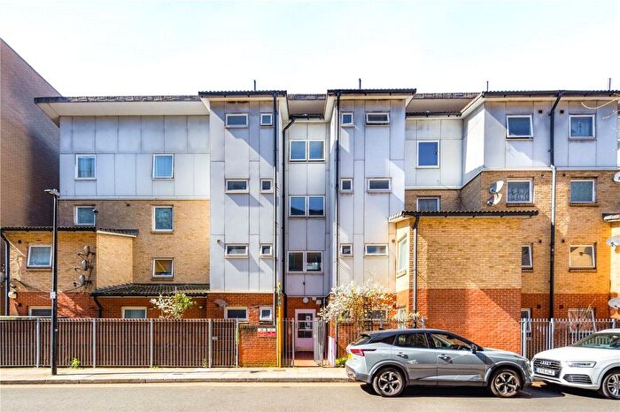 3 Bedroom Flat To Rent In Glasshouse Fields, London, E1W