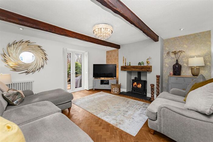 2 Bedroom Cottage For Sale In Bank Top, Nangreaves, Bury, BL9