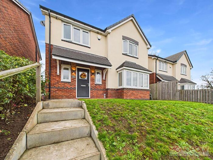 4 Bedroom Detached House For Sale In Packsaddle Bank, Pentre Bychan, Wrexham, LL14