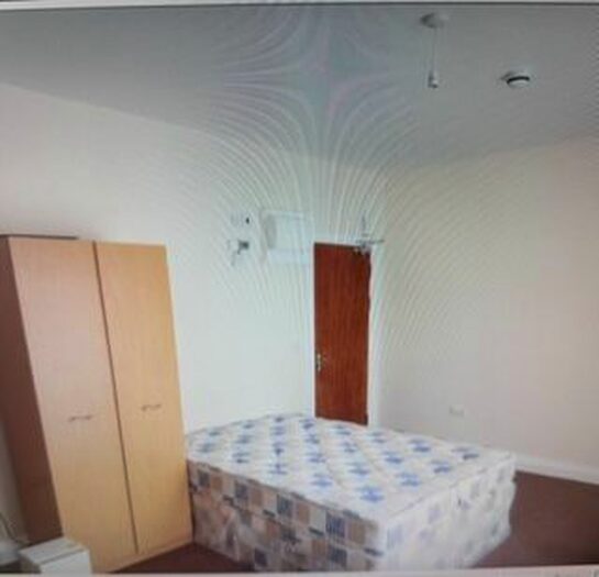 Studio To Rent In Uxbridge Road, Hayes, UB4