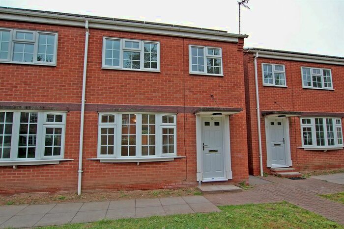 3 Bedroom Town House To Rent In Macmillan Close, Mapperley, Nottingham, NG3