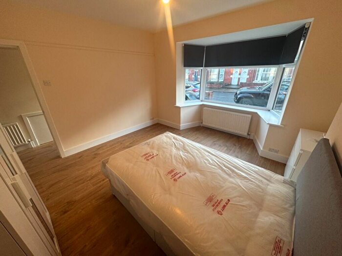 2 Bedroom Flat To Rent In Biddlestone Road, Newcastle Upon Tyne, NE6