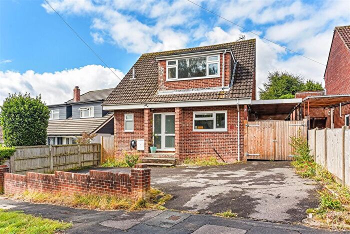 3 Bedroom Detached House For Sale In North Road, Horndean, PO8