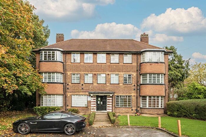 2 Bedroom Flat To Rent In Hanger Lane, London, W5