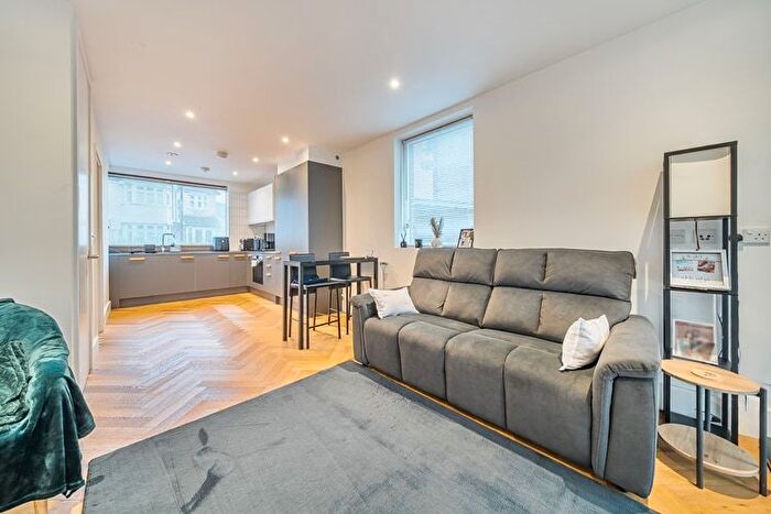 1 Bedroom Flat For Sale In Heathfield Gardens, Croydon, London, CR0