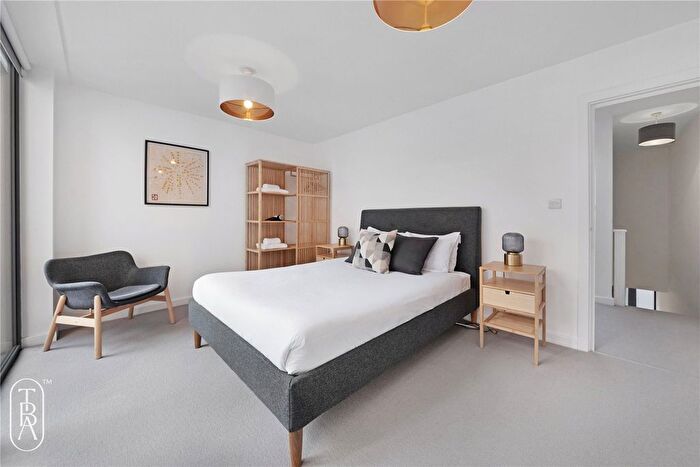 2 Bedroom Detached House For Sale In Boundary Street, London, E2
