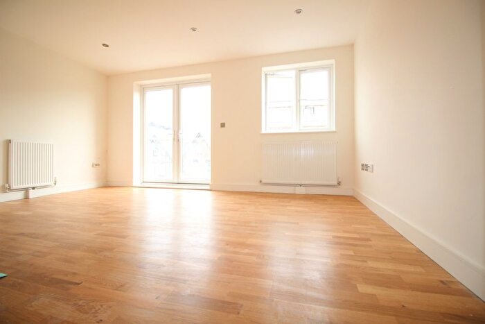 1 Bedroom Flat To Rent In Kingston Road, New Malden, KT3