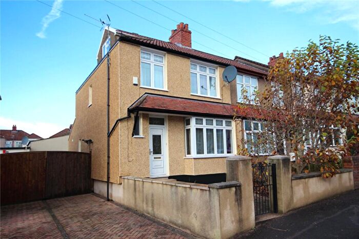 4 Bedroom End Of Terrace House To Rent In Sandling Avenue, Horfield, Bristol, BS7