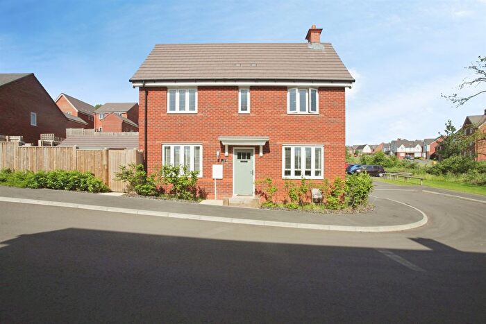 3 Bedroom Detached House For Sale In Shamrock Close, Rugby, CV21