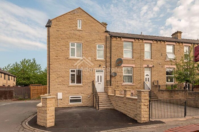3 Bedroom End Of Terrace House To Rent In Garden Terrace, Dewsbury, WF13