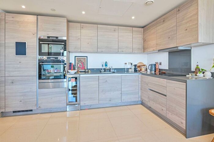 1 Bedroom Flat To Rent In Blackfriars Road, Southwark, London, SE1