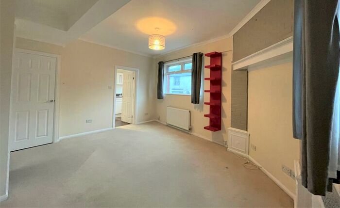 1 Bedroom Apartment To Rent In Cowick Street, Exeter, EX4