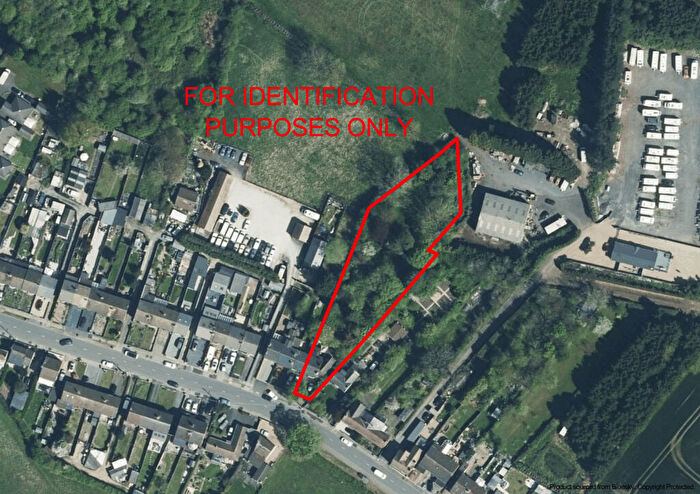 3 Bedroom End Of Terrace House For Sale In Lentons Lane, Aldermans Green, Coventry, West Midlands, CV2