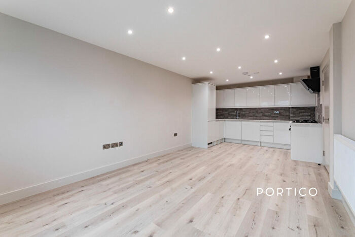 1 Bedroom Flat To Rent In George Lane, London, E18