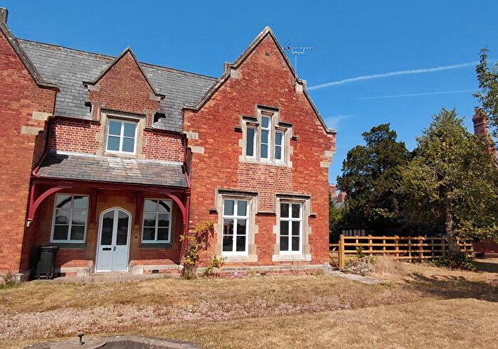 4 Bedroom Semi-Detached House To Rent In Hardwick Terrace, Clumber Park, Nottinghamshire, S80
