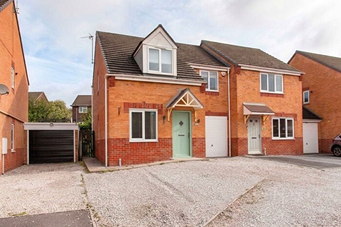 3 Bedroom Semi Detached House For Sale In Croft House Way, Bolsover, S44
