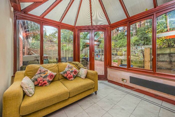 5 Bedroom Semi-Detached House For Sale In Holles Crescent, Nottingham, Nottinghamshire, NG7