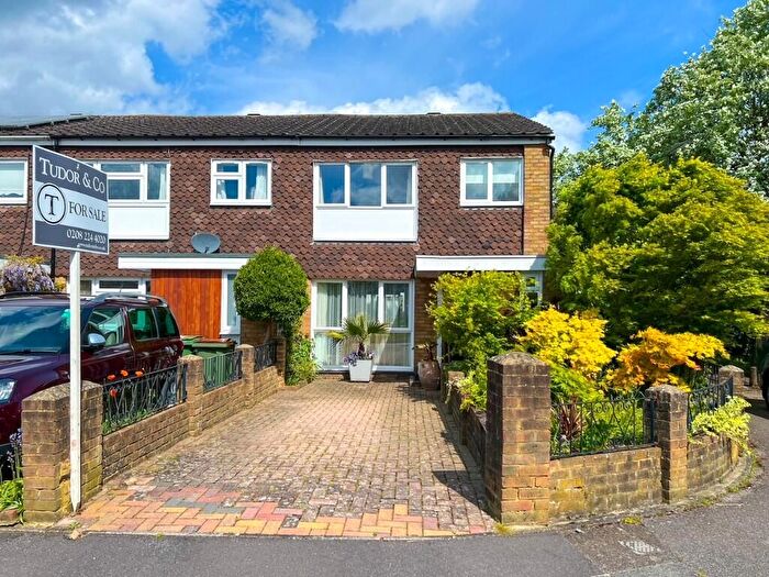 3 Bedroom End Of Terrace House For Sale In Thames Meadow, West Molesey, Surrey, KT8