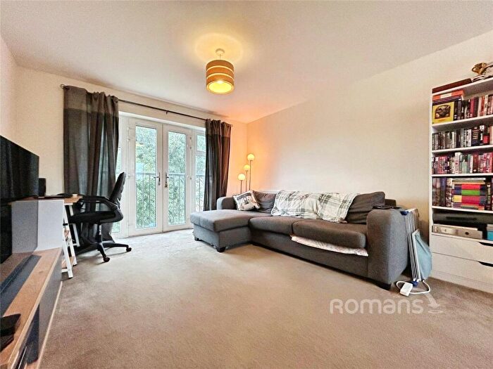 1 Bedroom Apartment For Sale In Coxwell Avenue, Farnborough, Hampshire, GU14