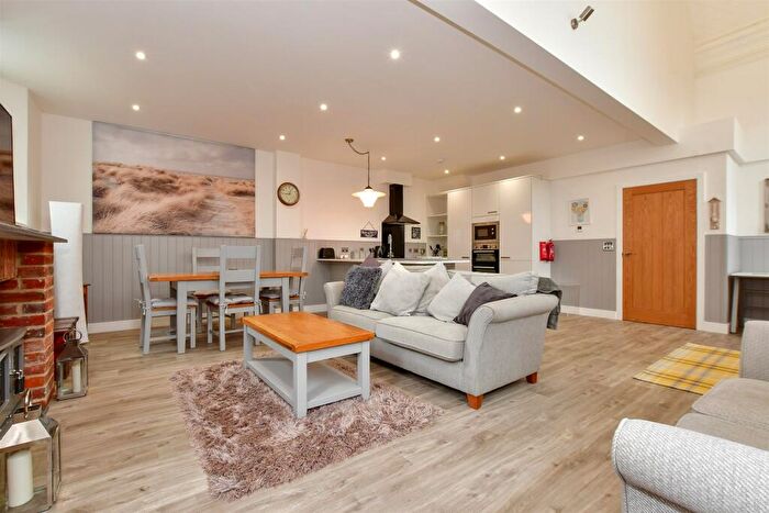 2 Bedroom Character Property For Sale In Newport Road, Apse Heath, Isle Of Wight, PO36