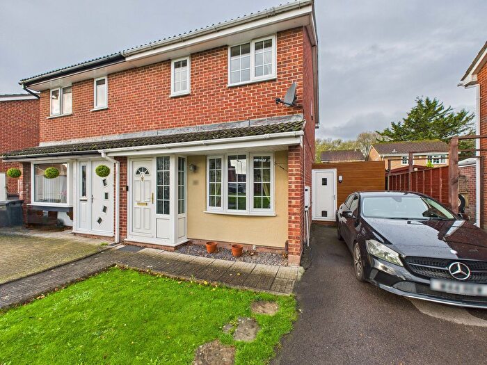 3 Bedroom Semi Detached House For Sale In Grebe Close, Bridgwater, TA6